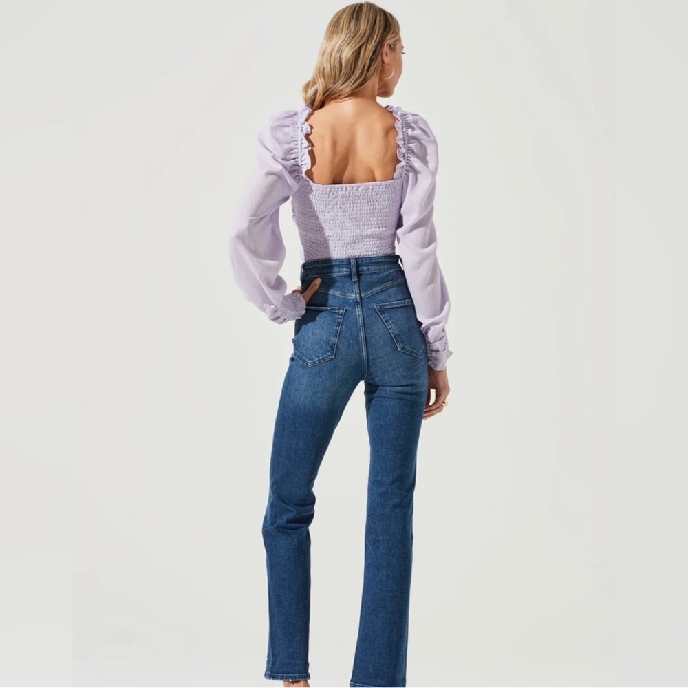 ASTR PUFF SLEEVE SQUARE NECK TOP